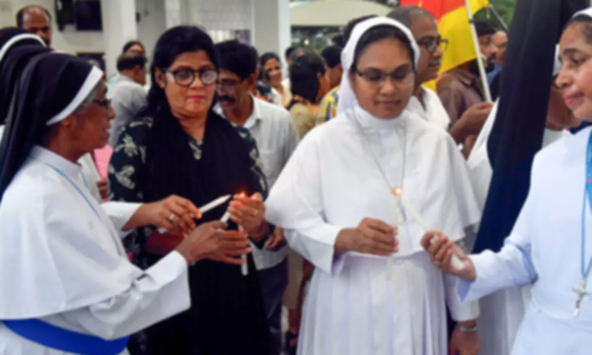 Nuns arrest in Chhattisgarh: Bishops, priests, nuns march towards Kerala Guv’s residence Nuns arrest in Chhattisgarh: Bishops, priests, nuns march towards Kerala Guv’s residence