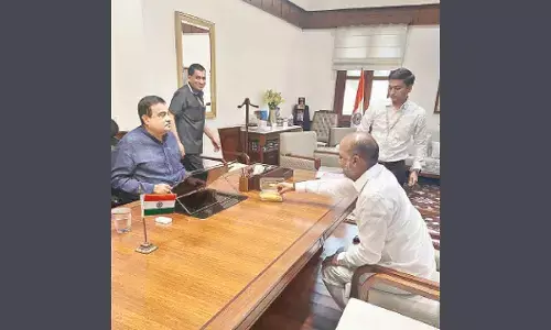 Bandi Sanjay urges Gadkari to grant CRIF funds to State