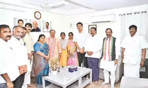 Cong reviews local body polls’ strategy for Khammam