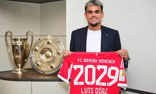 Bayern Munich sign Luis Diaz from Liverpool on four-year deal