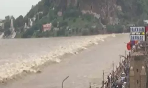 Flood flow increased to Vijayawada Prakasam barrage