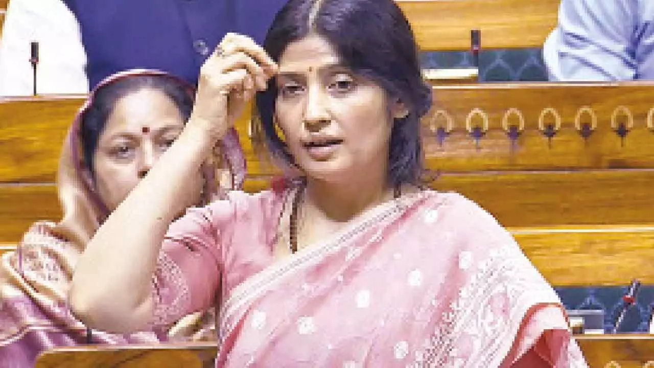 SP workers slap cleric who made ‘derogatory’ comment on Dimple SP workers slap cleric who made ‘derogatory’ comment on Dimple