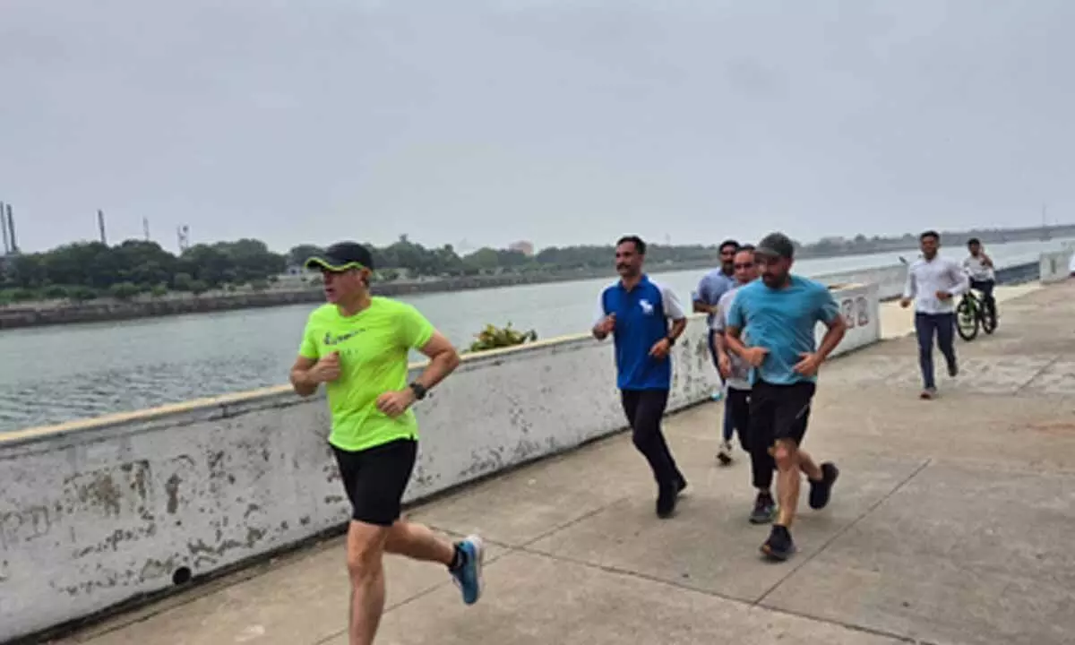 One of the nicest places I’ve run, Omar Abdullah praises Sabarmati riverfront during Gujarat visit
