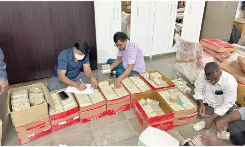 Rs 11 crore cash seized in guest house in Hyderabad
