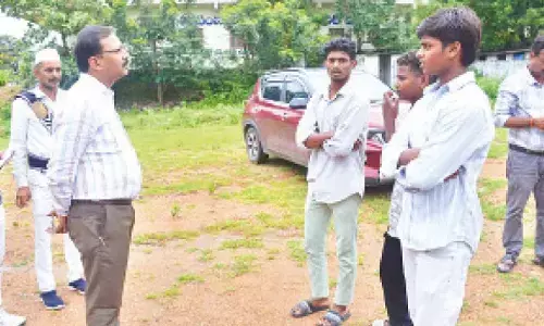 Collector comes to rescue of Inter students denied TC by pvt college