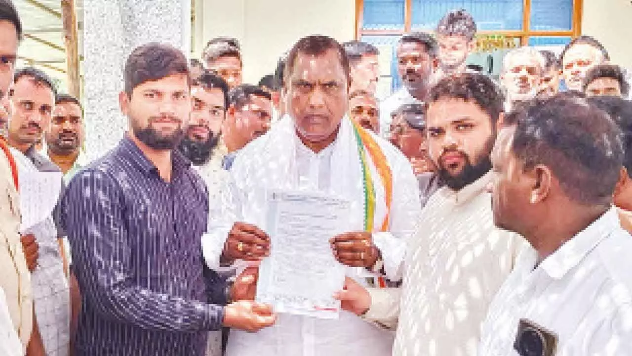 SIO TG delegation demands expedited fee reimbursement, scholarship disbursal SIO TG delegation demands expedited fee reimbursement, scholarship disbursal