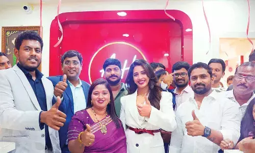 Daksha Nagarkar launches Amjad Habib Salon