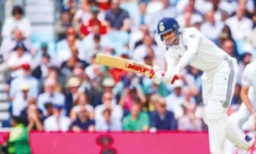 Rain forces early lunch after India reach 72/2 vs England