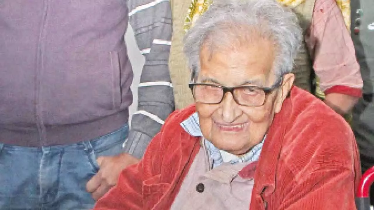 Not only Bengalis, every citizen has right to go anywhere in India: Sen