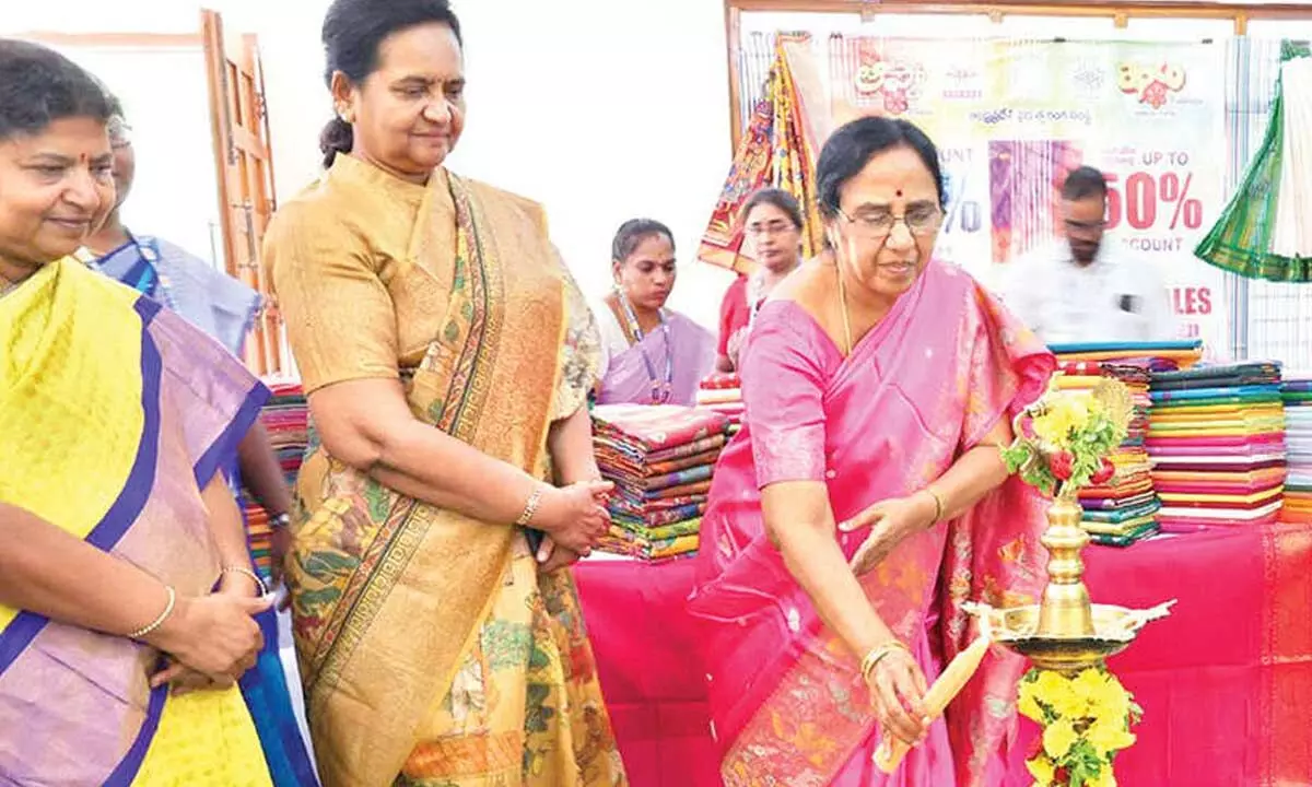 Handloom fabrics are a symbol of rich tradition: SPMVV V-C