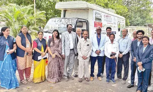 Mobile campaign to highlight business, management courses