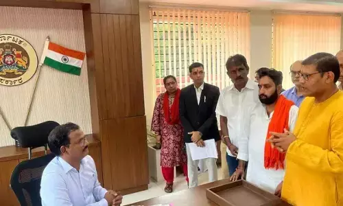 Samiti urges ban on plastic flags