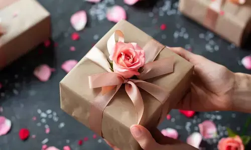 Glow, Gift, and Celebrate: Diwali Beauty Picks for Everyone You Love