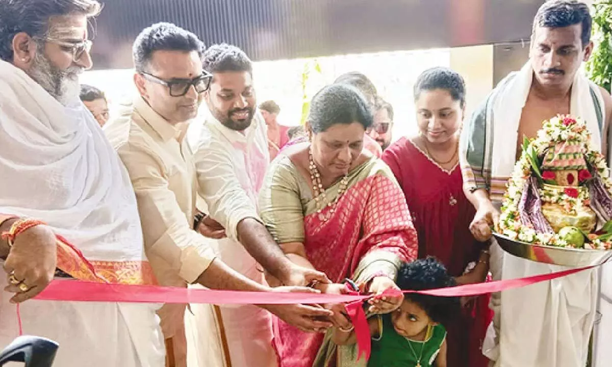 Royaloak Furniture opens 19th store at Ongole Royaloak Furniture opens 19th store at Ongole