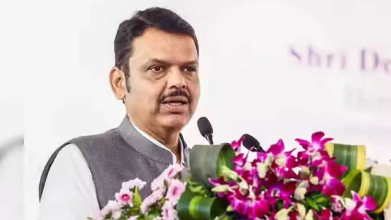 Seamless administrative support to industries can help overcome global economic challenges: Fadnavis Seamless administrative support to industries can help overcome global economic challenges: Fadnavis