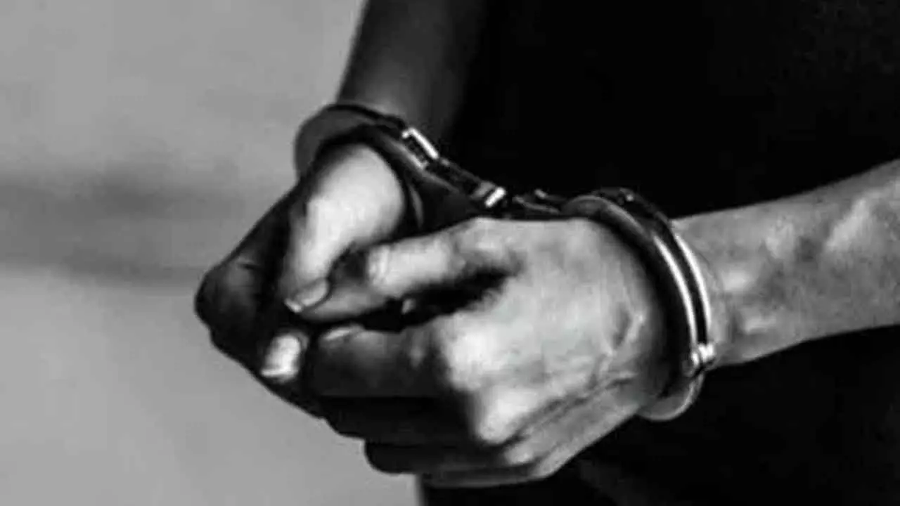 UP: Delhi coal traders driver flees with over Rs 13 lakh cash, SUV; arrested