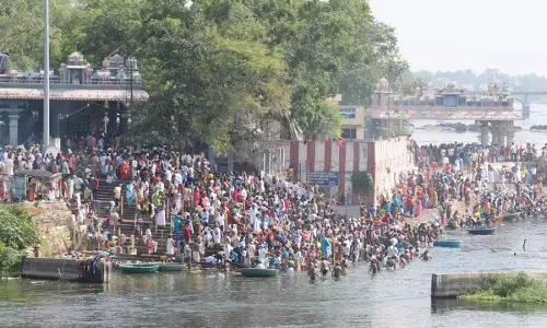 Tamil Nadu: Devotees throng Bhavani river confluence for Aadi perukku