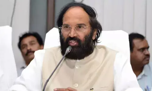Telangana Minister Uttam Kumar Reddy vows to stop Banakacharla Project by AP