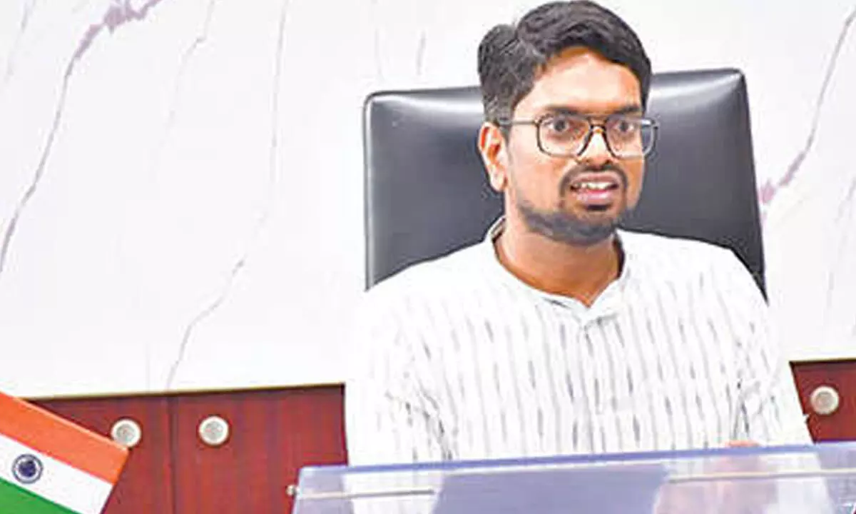 Collector cracking down on corrupt officials