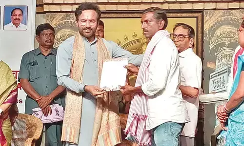 Gadwal weavers felicitated for promoting handloom heritage