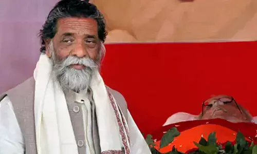 Shibu Sorens body to be brought to Ranchi in evening: JMM
