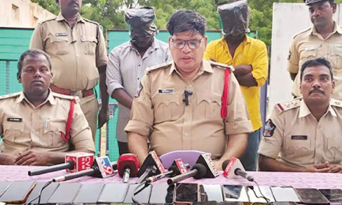 59 phones recovered in Kodumur 59 phones recovered in Kodumur