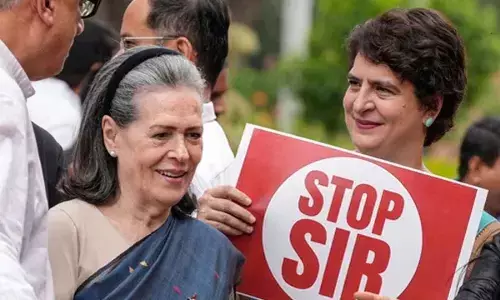 Sonia, Priyanka, other Opposition leaders protest against SIR in Parliament premises