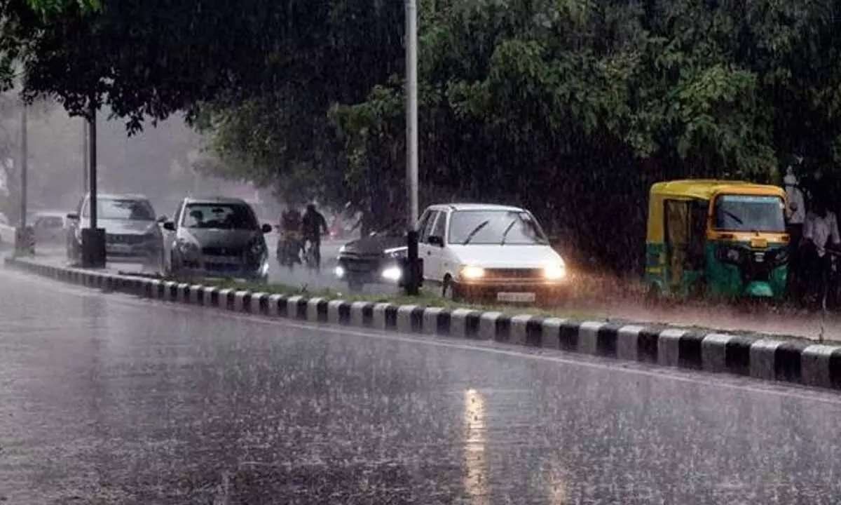 Heavy Thunderstorms Hit Telangana Districts; Hyderabad May See Rain Tonight
