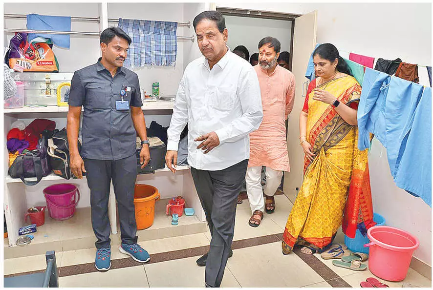 TTD chief inspects SPW Women’s College TTD chief inspects SPW Women’s College