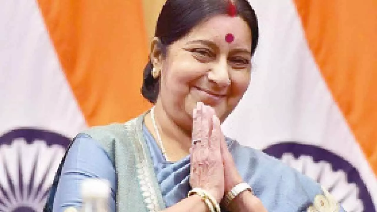 CM remembers Swaraj, plants sapling in tribute CM remembers Swaraj, plants sapling in tribute