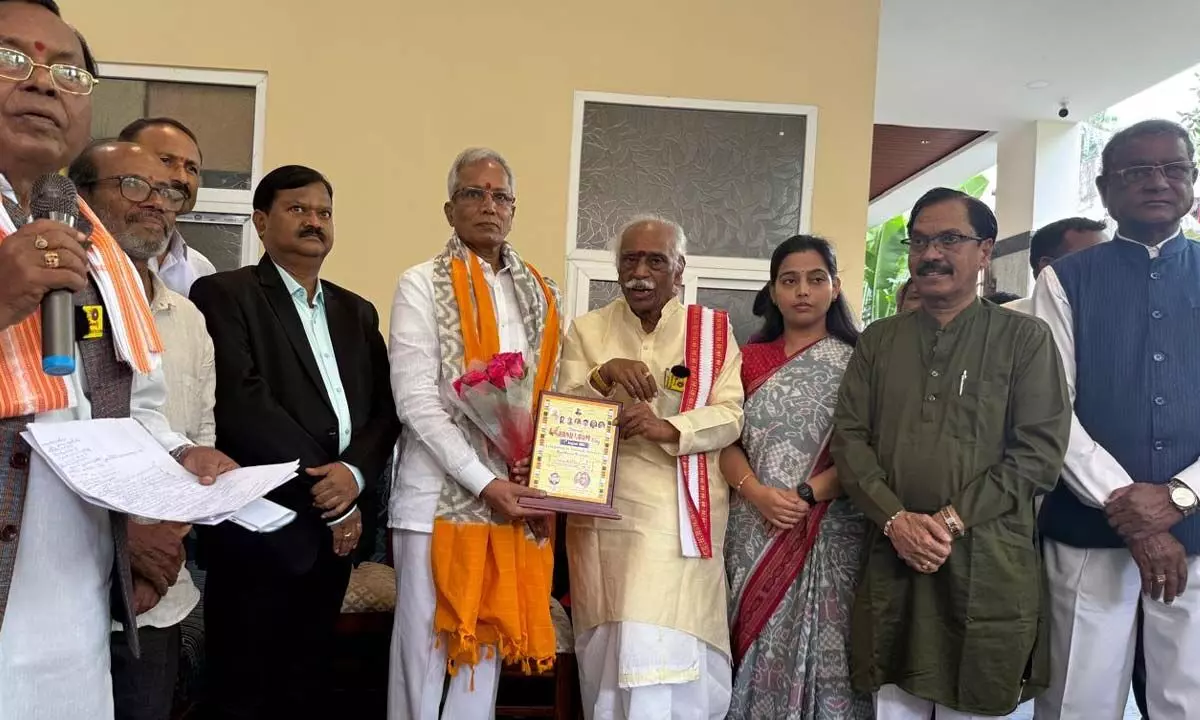 Former governor Bandaru Dattatraya honours weavers on National Handloom Weavers Day Former governor Bandaru Dattatraya honours weavers on National Handloom Weavers Day