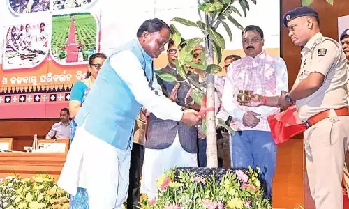 CM calls for harmony between forest dwellers and officials