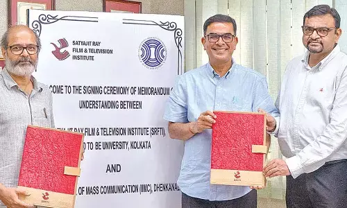 IIMC, SRFTI sign MoU for academic tie-up