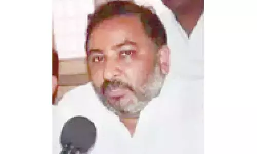 UP Minister loses cool over opening of bridge in Ballia