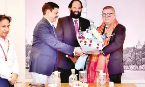 Uttam Kumar meets Philippines Minister