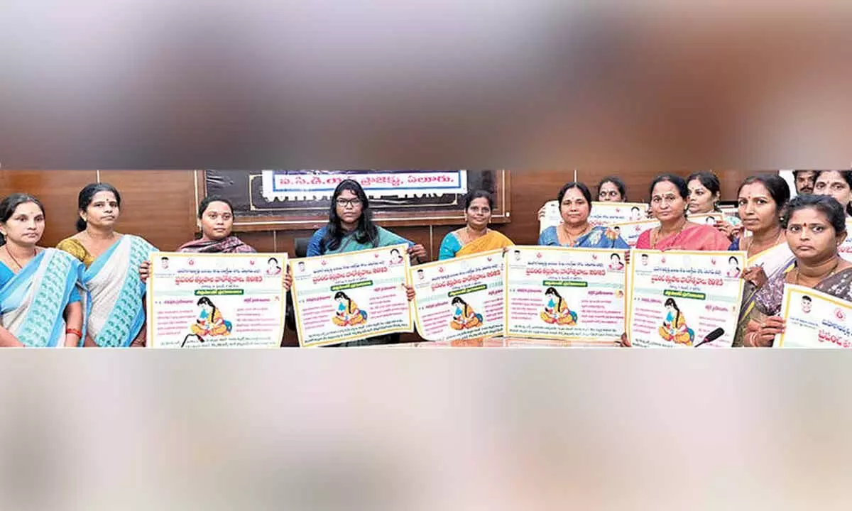 Breastfeeding reduces risk of breast cancer Breastfeeding reduces risk of breast cancer