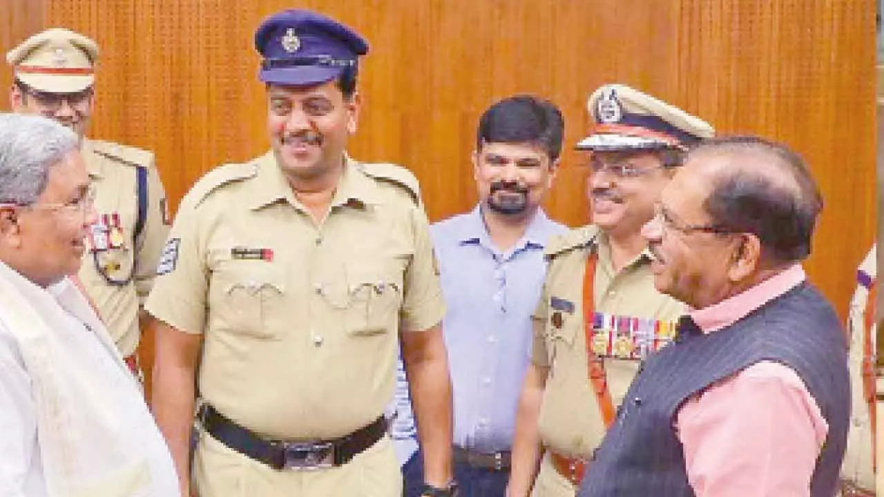 Cops to sport navy blue peak caps replacing British-era slouch hats Cops to sport navy blue peak caps replacing British-era slouch hats