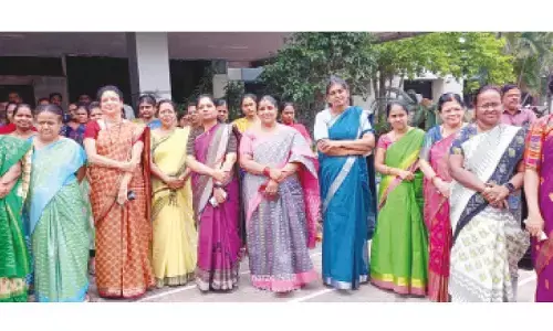 JNTUH observes National Handloom Day, celebrates India’s textile legacy