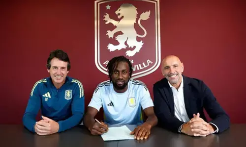 Aston Villa sign striker Evann Guessand from Nice