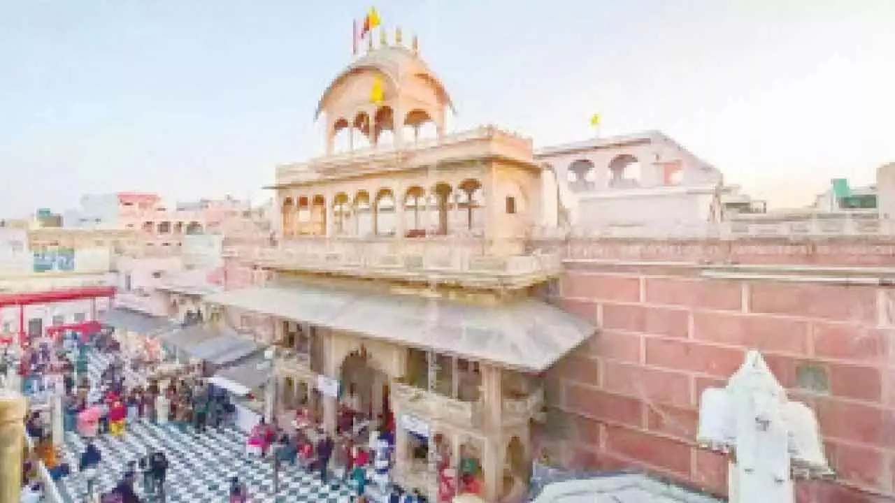 Will keep ordinance on Banke Bihari Temple in abeyance: SC