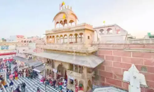 Will keep ordinance on Banke Bihari Temple in abeyance: SC