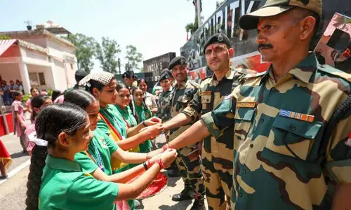 Girl students making 10K rakhis for jawans guarding borders