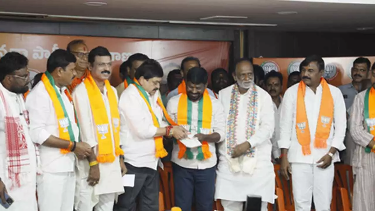 Former BRS MLA Guvvala Balaraju joins BJP