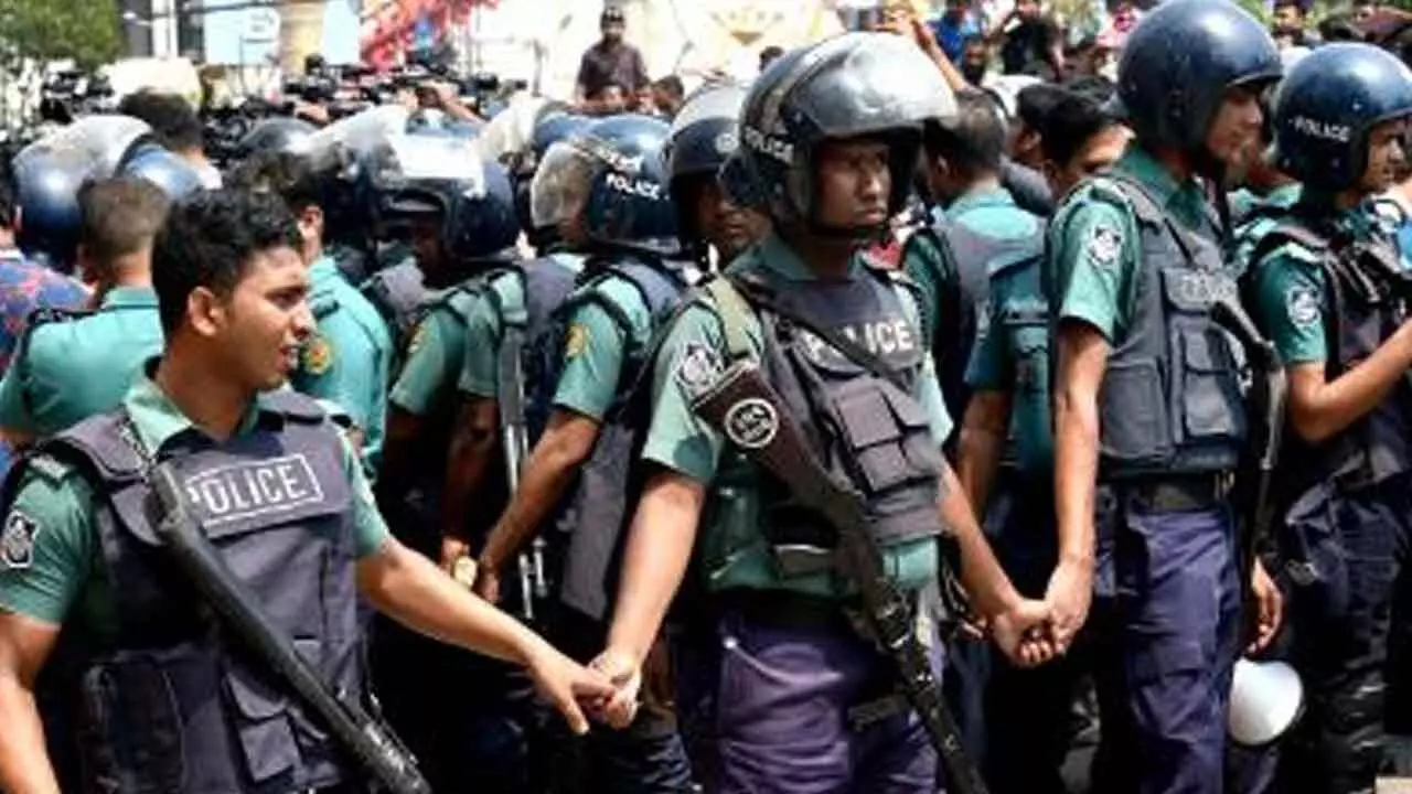 Bangladesh: Students block Dhaka-Barishal highway for fourth consecutive day Bangladesh: Students block Dhaka-Barishal highway for fourth consecutive day