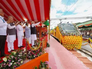 Ravneet Bittu Expresses Gratitude to Prime Minister for New Vande Bharat Train from Katra to Amritsar Ravneet Bittu Expresses Gratitude to Prime Minister for New Vande Bharat Train from Katra to Amritsar