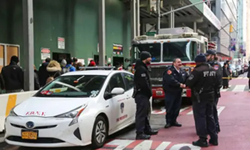 Three wounded in shooting at New Yorks Times Square