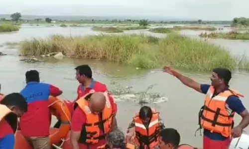 Three devotees rescued from Penna river after being trapped in Kadapa