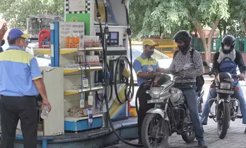 Govt taking relook at licensing rules for petrol pumps