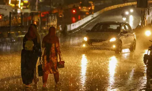 Telangana Weather Alert: Thunderstorms and Heavy Rain in Hyderabad and Nearby Districts