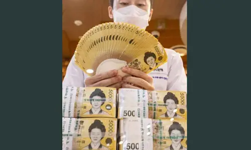 Govt, ruling party in S. Korea agree to deliberate on controversial capital gains tax